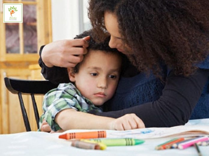 cai-thien-giao-tiep-mat-cho-tre-dac-biet